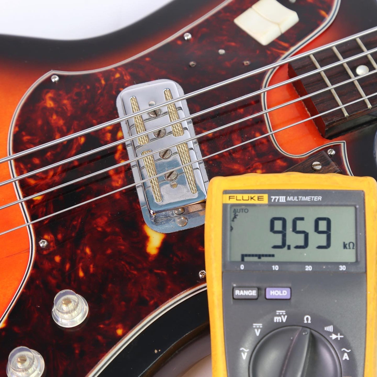 Harmony Silhouette Bass H25