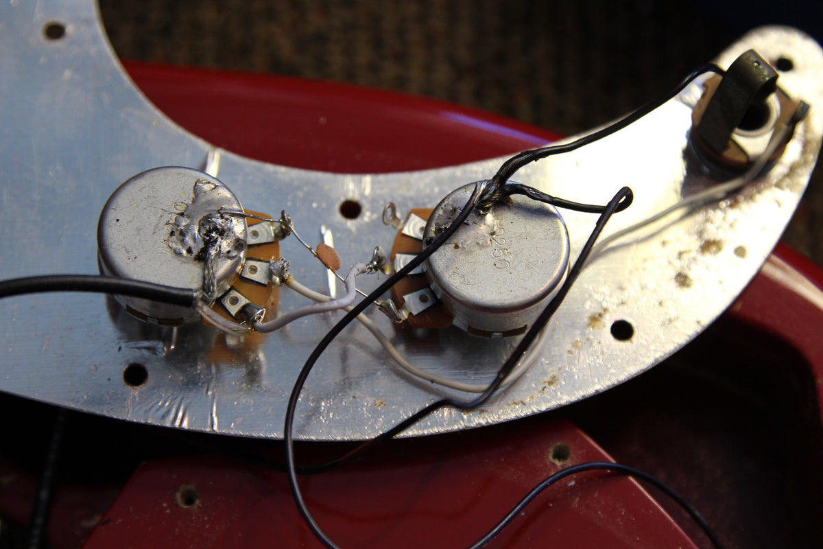 1979 Fender Precision Bass - Vintage Guitars