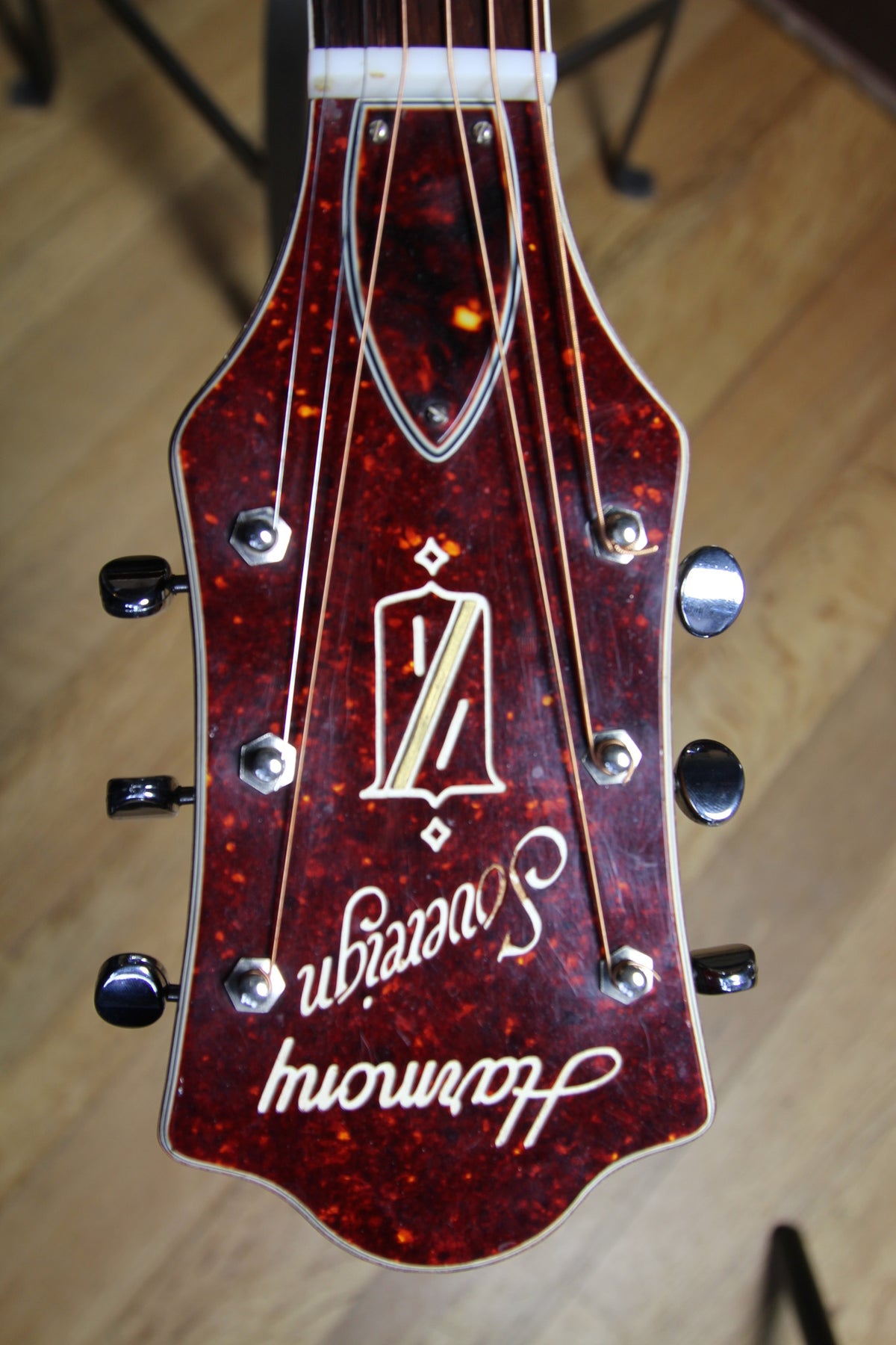 1969 Harmony Sovereign Deluxe - Vintage Guitars