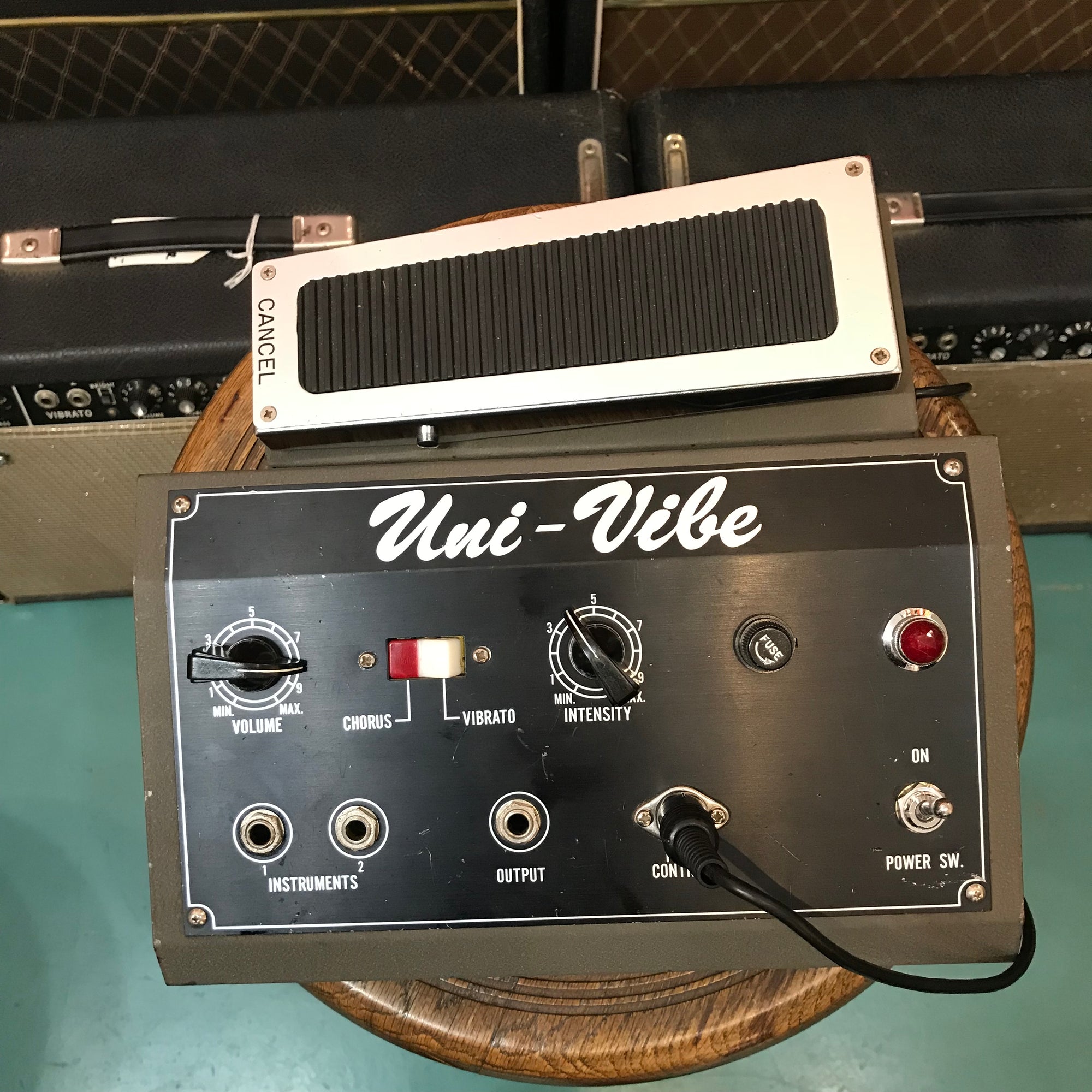Shin-Ei Uni-Vibe (vintage) - Vintage Guitars