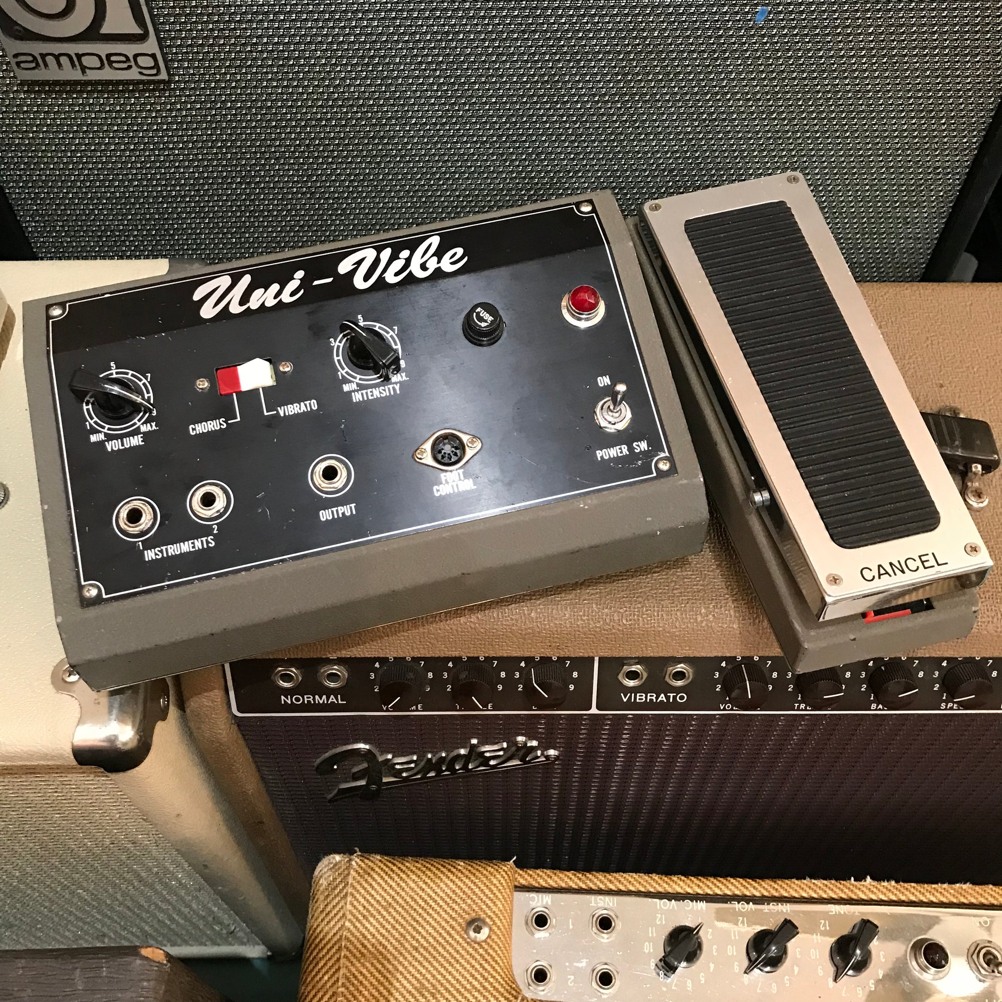 Shin-Ei Uni-Vibe (vintage) - Vintage Guitars