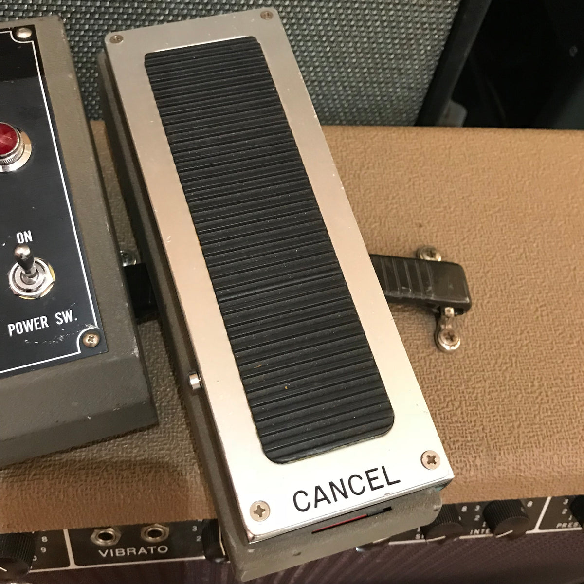 Shin-Ei Uni-Vibe (vintage) - Vintage Guitars