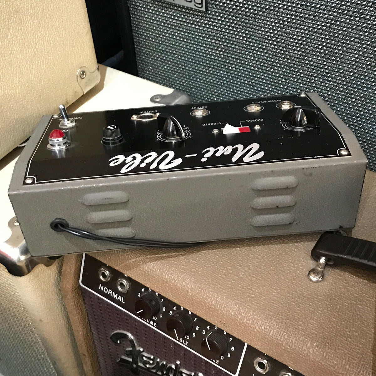 Shin-Ei Uni-Vibe (vintage) - Vintage Guitars