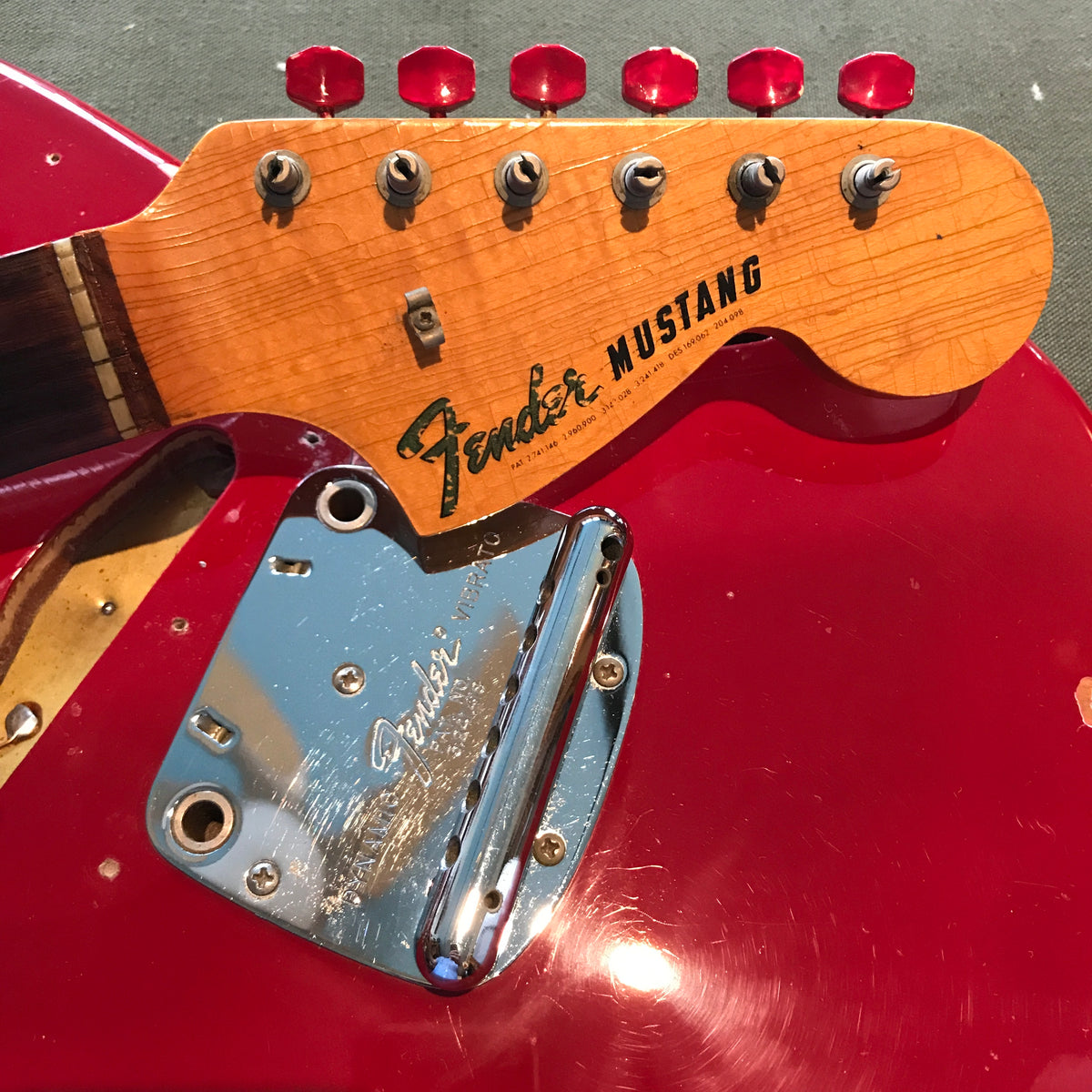 Fender Mustang guitar vintage tuners - Vintage Guitars