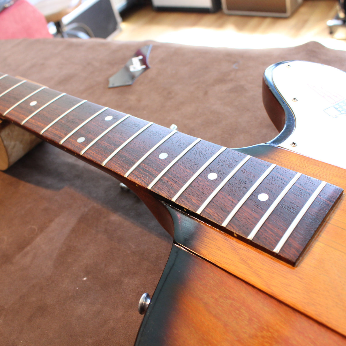 1976 Gibson Thunderbird - Vintage Guitars