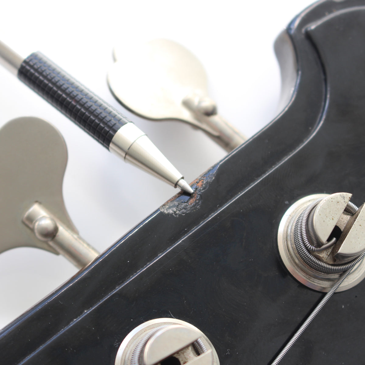 1976 Gibson Thunderbird - Vintage Guitars