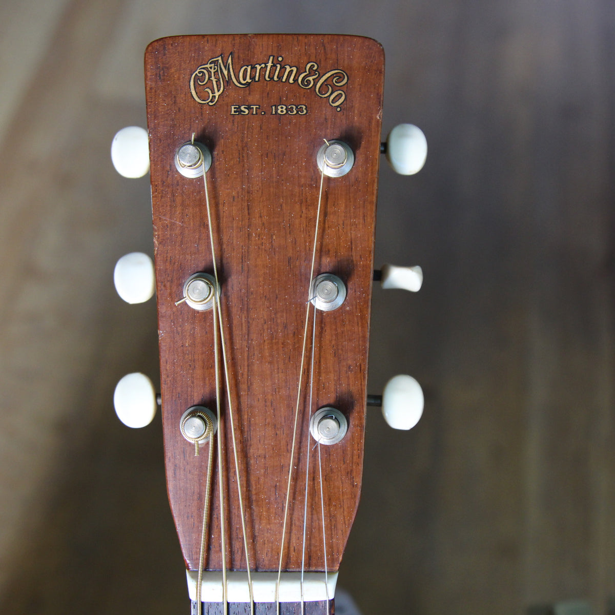 1947 Martin 00-18 - Vintage Guitars