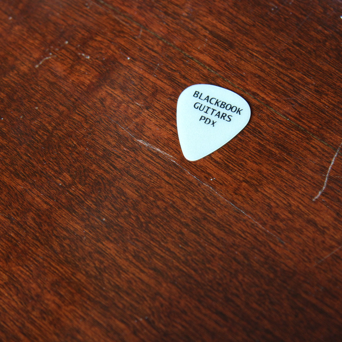 1947 Martin 00-18 - Vintage Guitars