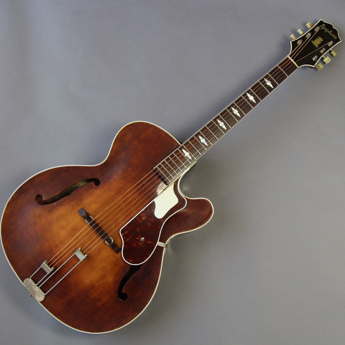 1951 Epiphone Triumph Regent - Vintage Guitars