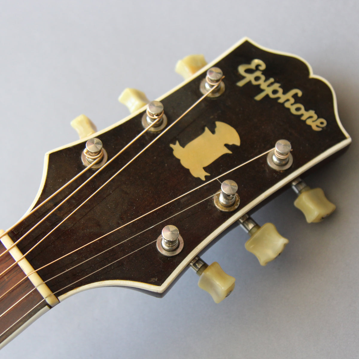 1951 Epiphone Triumph Regent - Vintage Guitars