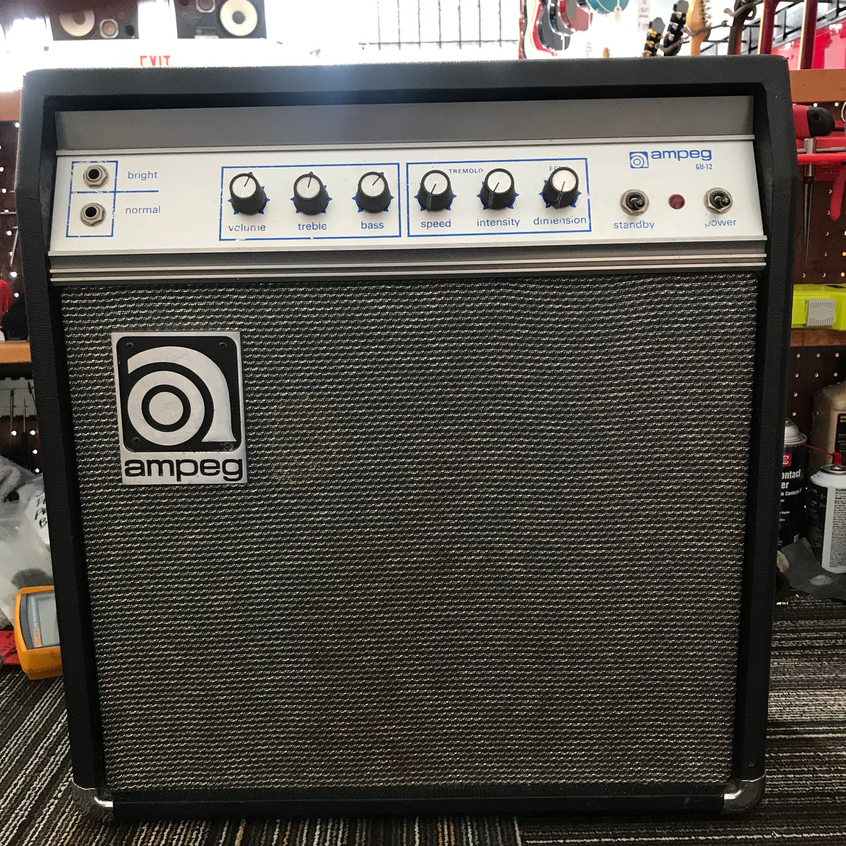 Ampeg GU-12 - Vintage Guitars