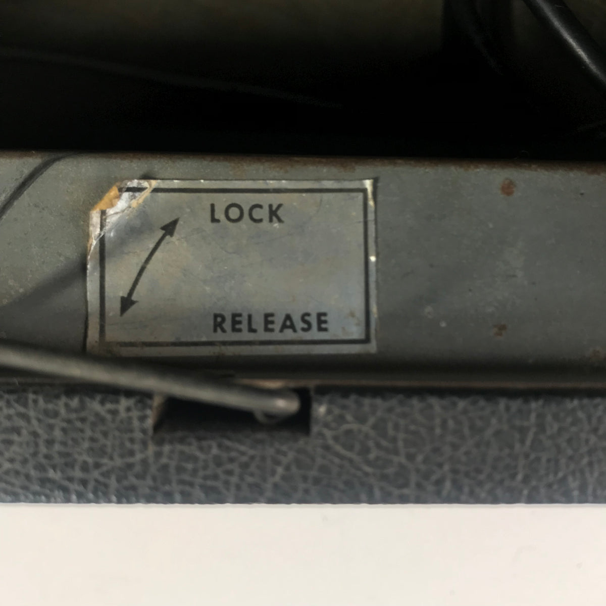 Ampeg GU-12 - Vintage Guitars