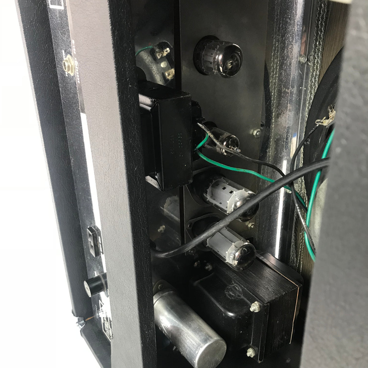 Ampeg GU-12 - Vintage Guitars